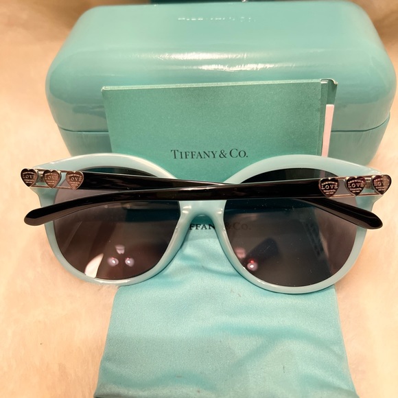 NWOT Authentic Tiffany & Co. designer sunglasses - Picture 4 of 10